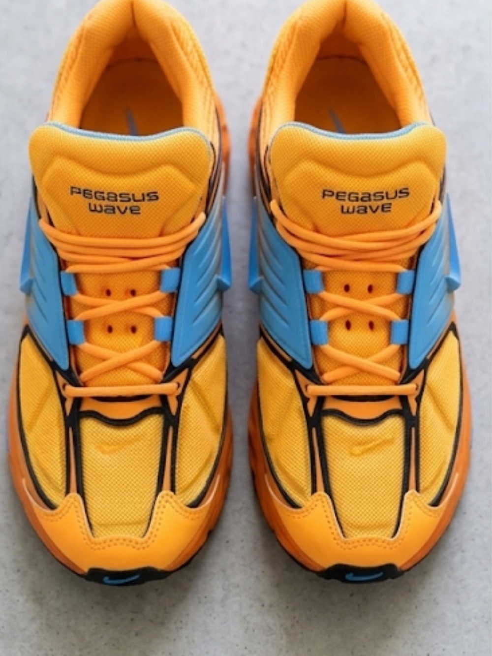 Nike Pegasus Wave Sneakers - Yellow & Blue